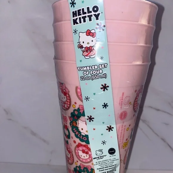 Hello kitty Pink Christmas cups - Picture 5 of 5